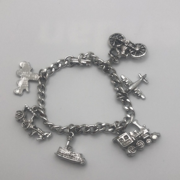 VTG Charm Bracelet With 6 Transportation Theme Charms. Silver Toned Metal - Picture 1 of 12